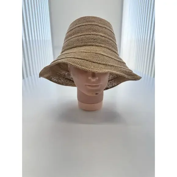 JANESSA LEONE Bucket Hat Women’s Sand Small 100% Raffia Straw New Sample - Picture 1 of 4